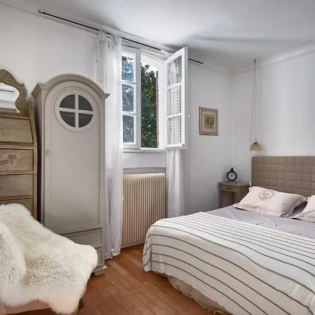 Vila Surrounded By Greenery - Les Pins Cannes